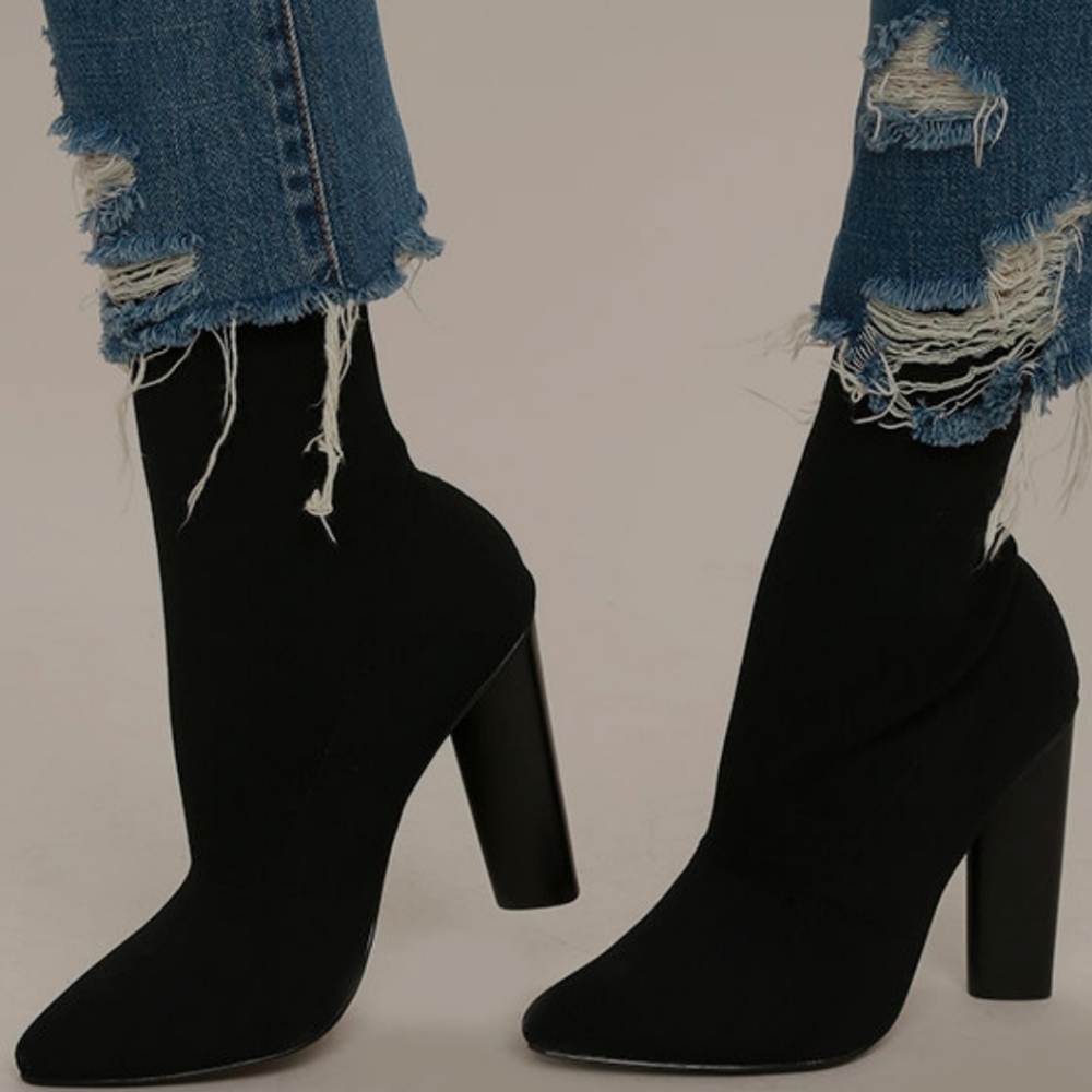 Steve Madden Black Capital Boots